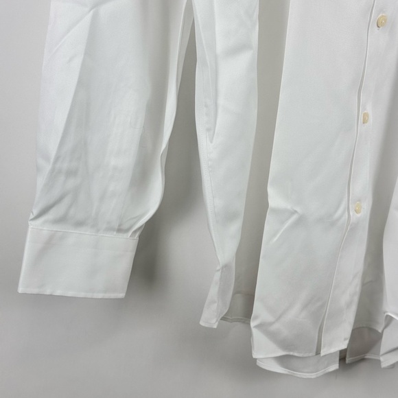 Men's Traditional Fit Non-Iron Casual Button Down Dress Shirt - Picture 2 of 7